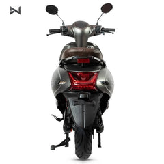 Scuter Electric N-Moto LX06 Gri – Motor BOSCH 2300W, Viteză 25 km/h, Fără Permis, Dimensiuni 1865x700×1113mm, Greutate 90Kg, Autonomie 60 km, Baterie Lithium 60V, COC & EEC + Carte Rar (CIV) + Cadou Tricou N-Moto