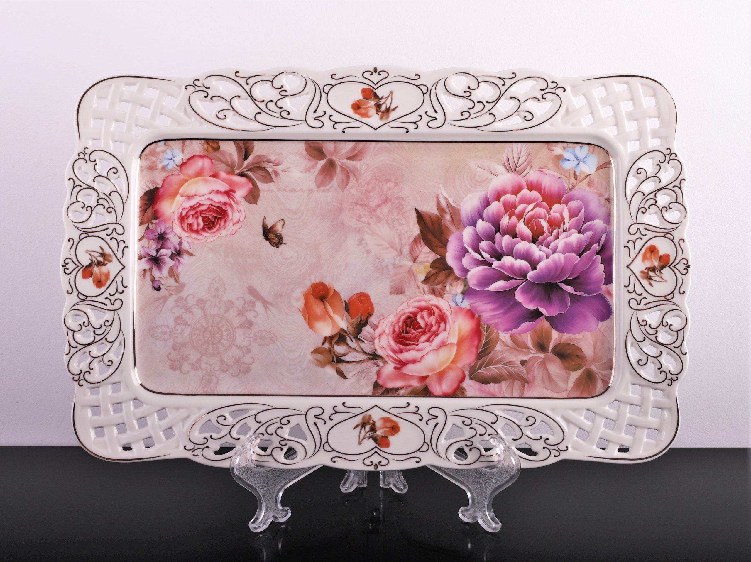 Platou din ceramica cu model in relief