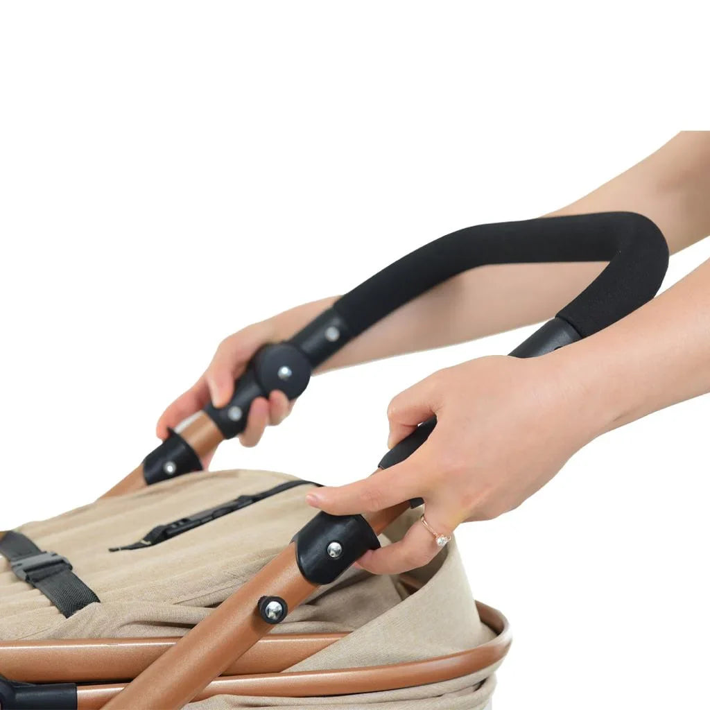 Cărucior 3 în 1 KIDOO – auto i-Size, landou, scaun sport și scoică auto. Suspensii, pliere rapidă, copertină extensibilă, centură 5 puncte. Ideal 0–36 luni. Sistem complet pentru părinți.