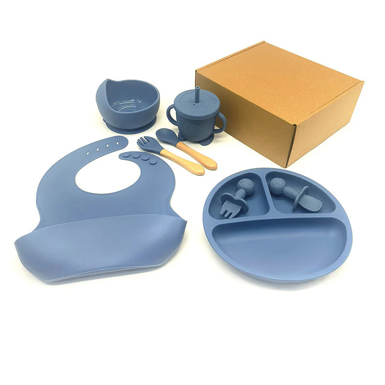 Set 6 piese din silicon fara BPA, AT PERFORMANCE®, de diversificare a hranei pentru bebelusi, 6+ luni, cu Bol, Farfurie, Cana cu pai Lingurita, Furculita, Bavetica Albastru