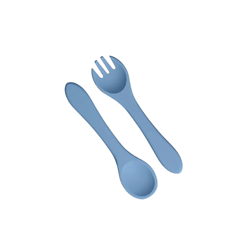 Set 6 piese din silicon fara BPA, AT PERFORMANCE®, de diversificare a hranei pentru bebelusi, 6+ luni, cu Bol, Farfurie, Cana cu pai Lingurita, Furculita, Bavetica Albastru
